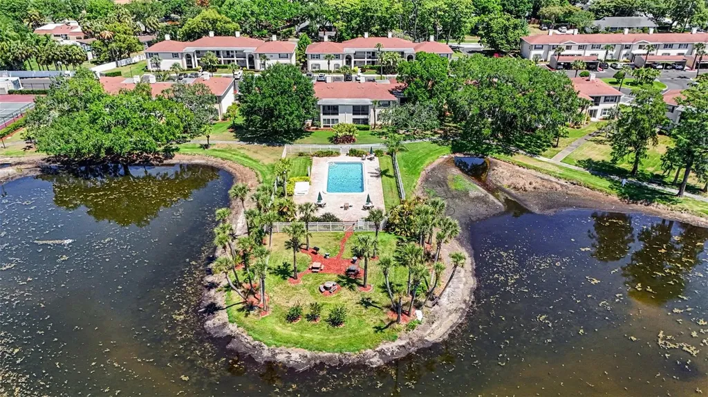 10346 Carrollwood Lane Tampa FL 33618
