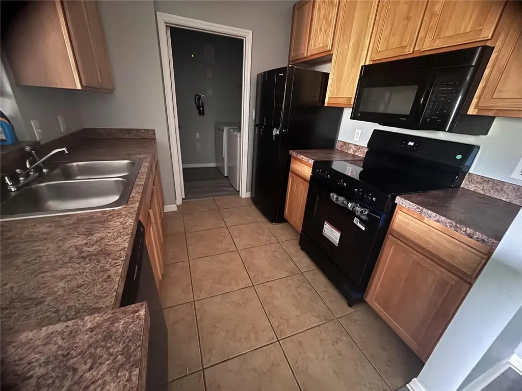 2406 Courtney Meadows Court Tampa FL 33619