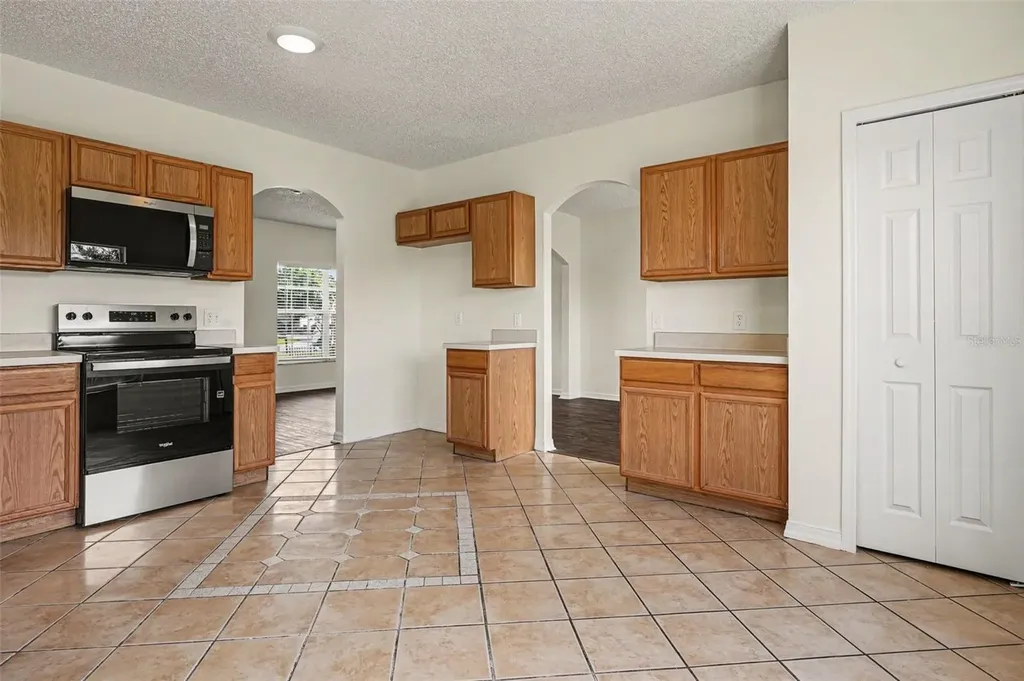 142 Birmingham Drive Kissimmee FL 34758