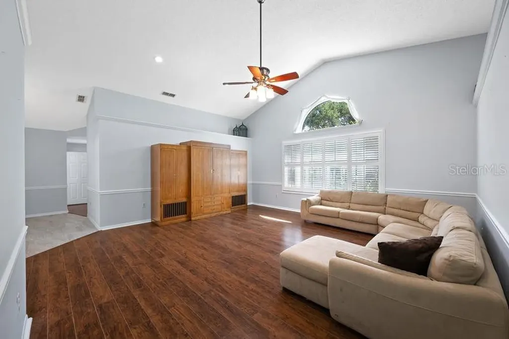 5321 Gardens Drive Sarasota FL 34243