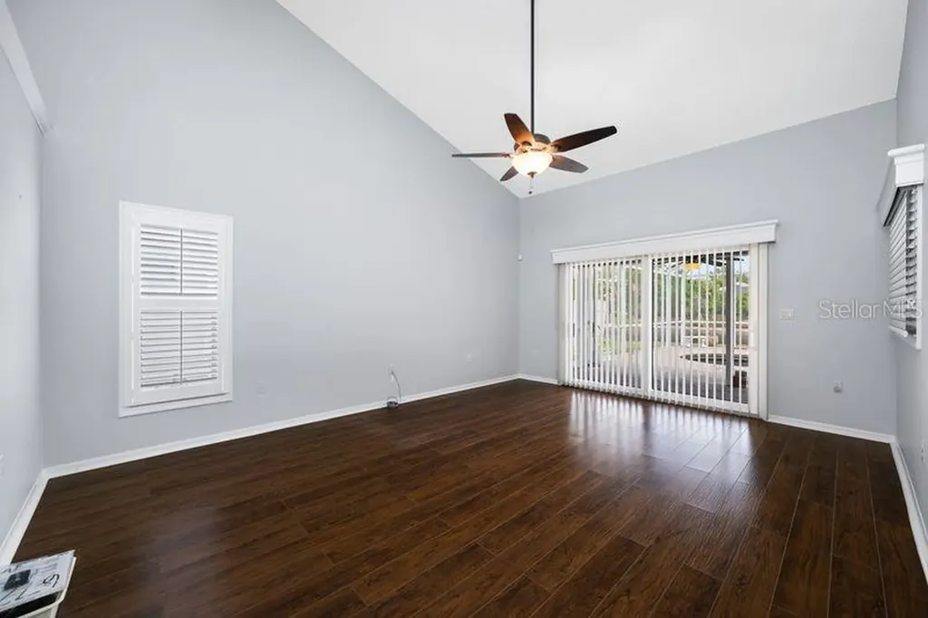 5321 Gardens Drive Sarasota FL 34243