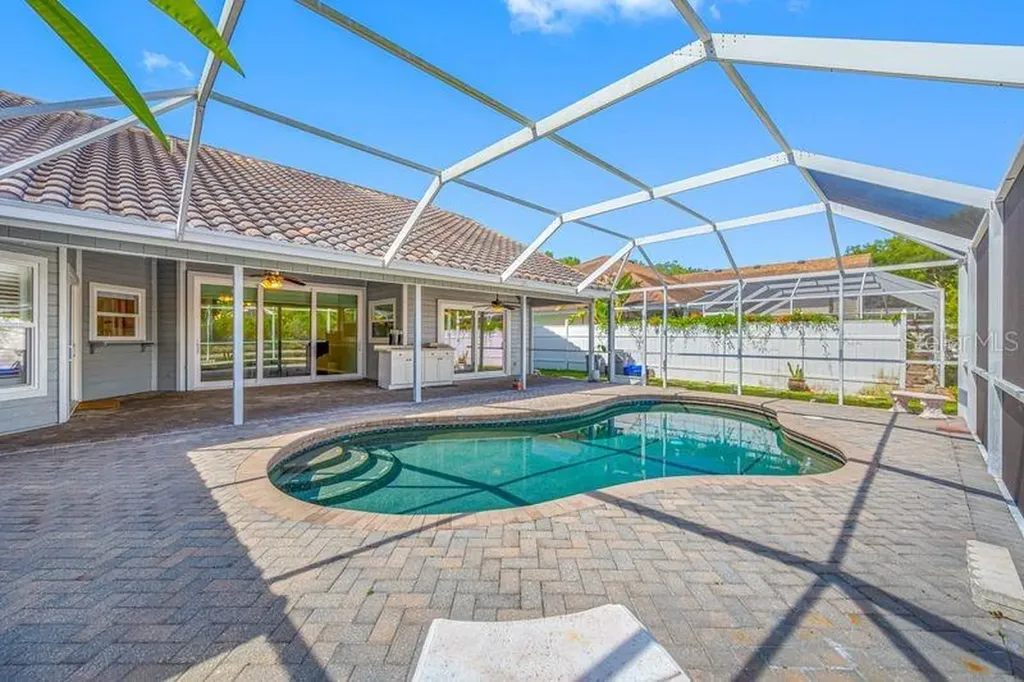5321 Gardens Drive Sarasota FL 34243