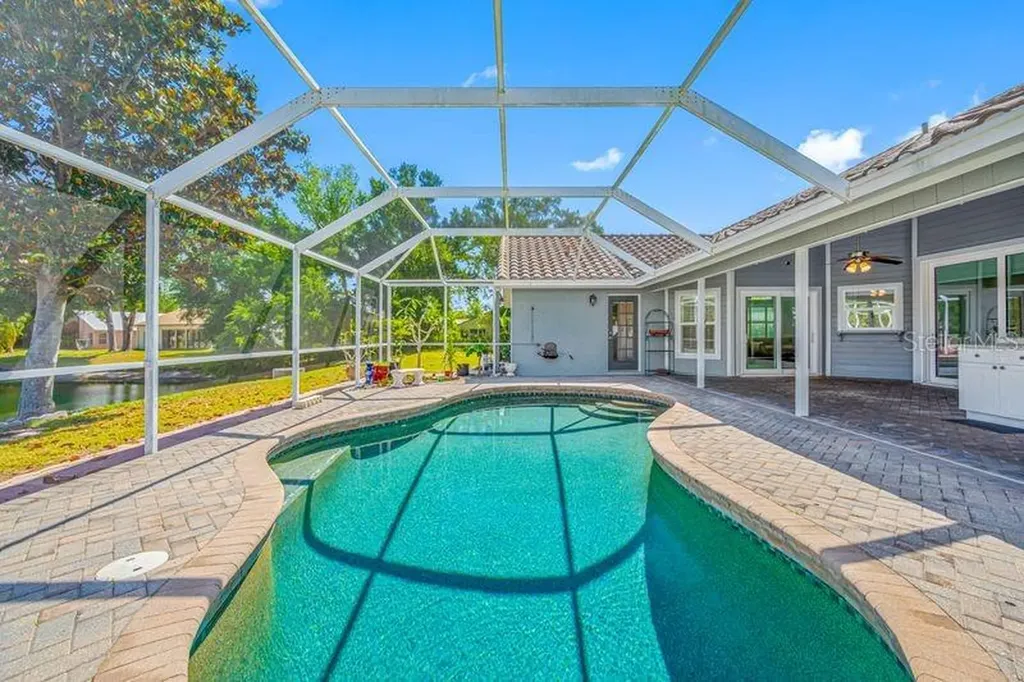 5321 Gardens Drive Sarasota FL 34243