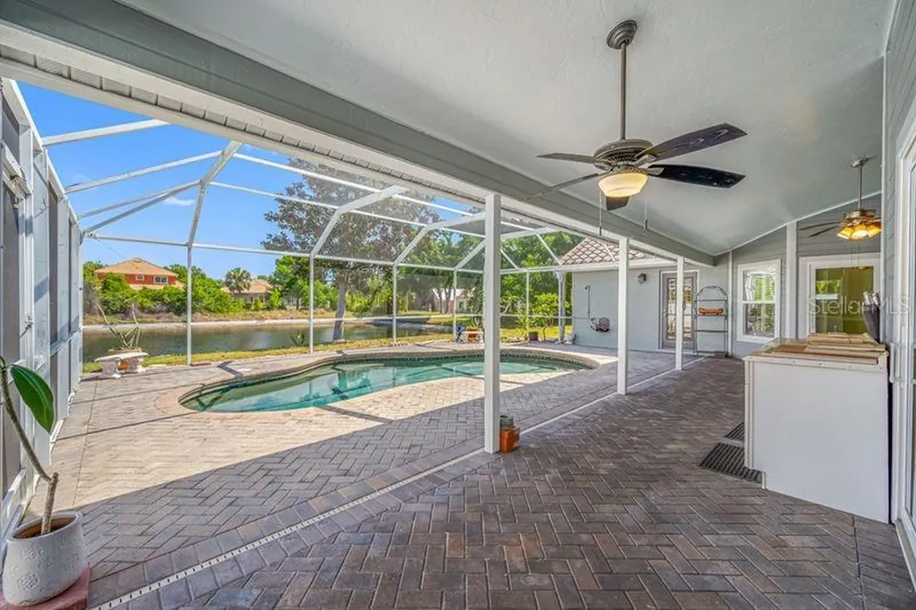 5321 Gardens Drive Sarasota FL 34243