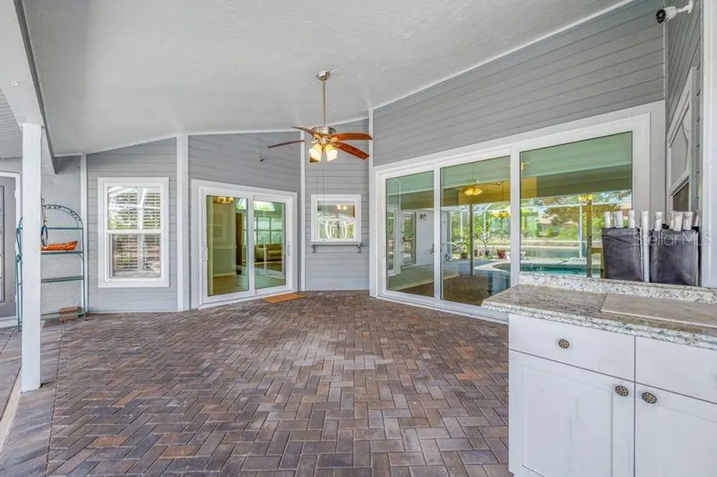 5321 Gardens Drive Sarasota FL 34243