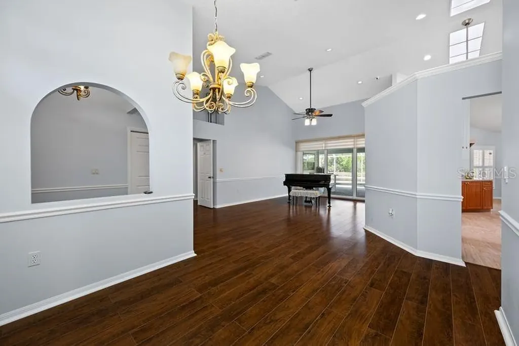 5321 Gardens Drive Sarasota FL 34243