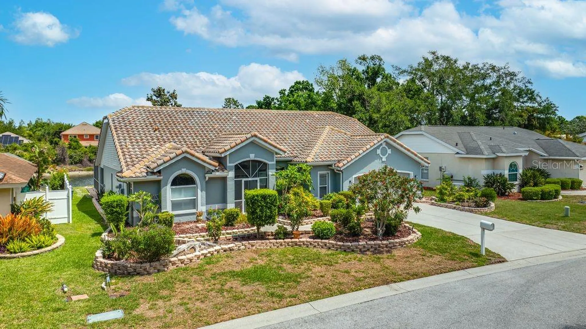 5321 Gardens Drive Sarasota FL 34243