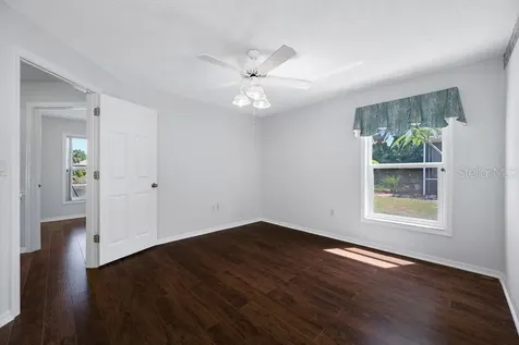 5321 Gardens Drive Sarasota FL 34243