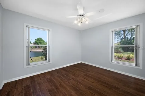 5321 Gardens Drive Sarasota FL 34243