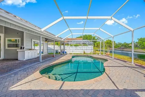 5321 Gardens Drive Sarasota FL 34243