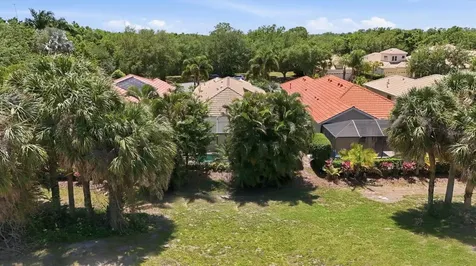 7627 Birds Eye Terrace Bradenton FL 34203