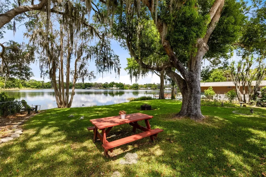 620 Lake Drive Oviedo FL 32766
