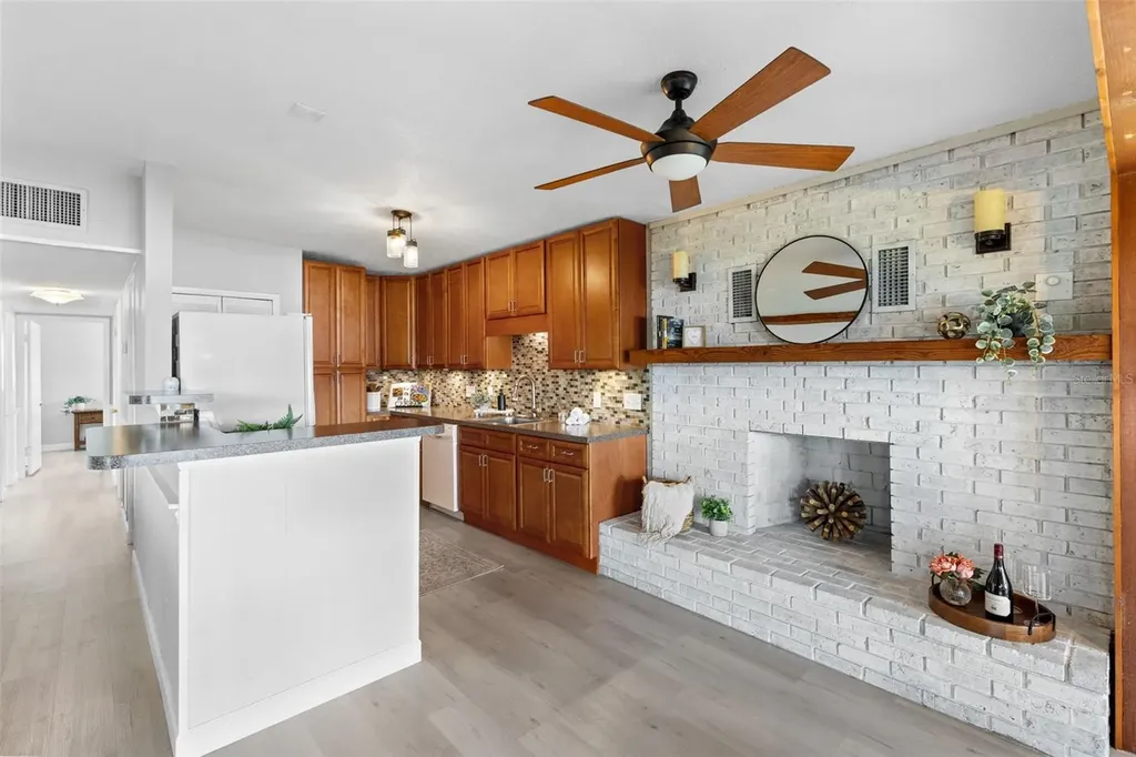 620 Lake Drive Oviedo FL 32766