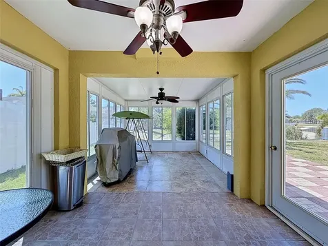 2706 Tidal Creek Drive Holiday FL 34691