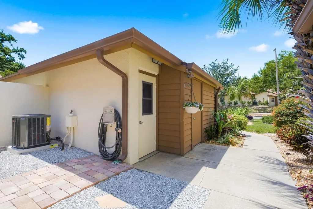 1906 Westley Street Safety Harbor FL 34695