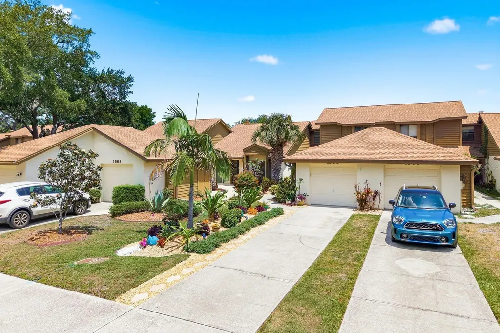 1906 Westley Street Safety Harbor FL 34695
