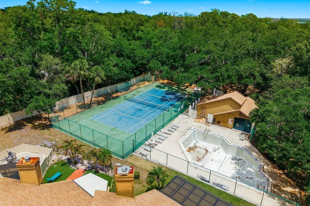 1906 Westley Street Safety Harbor FL 34695