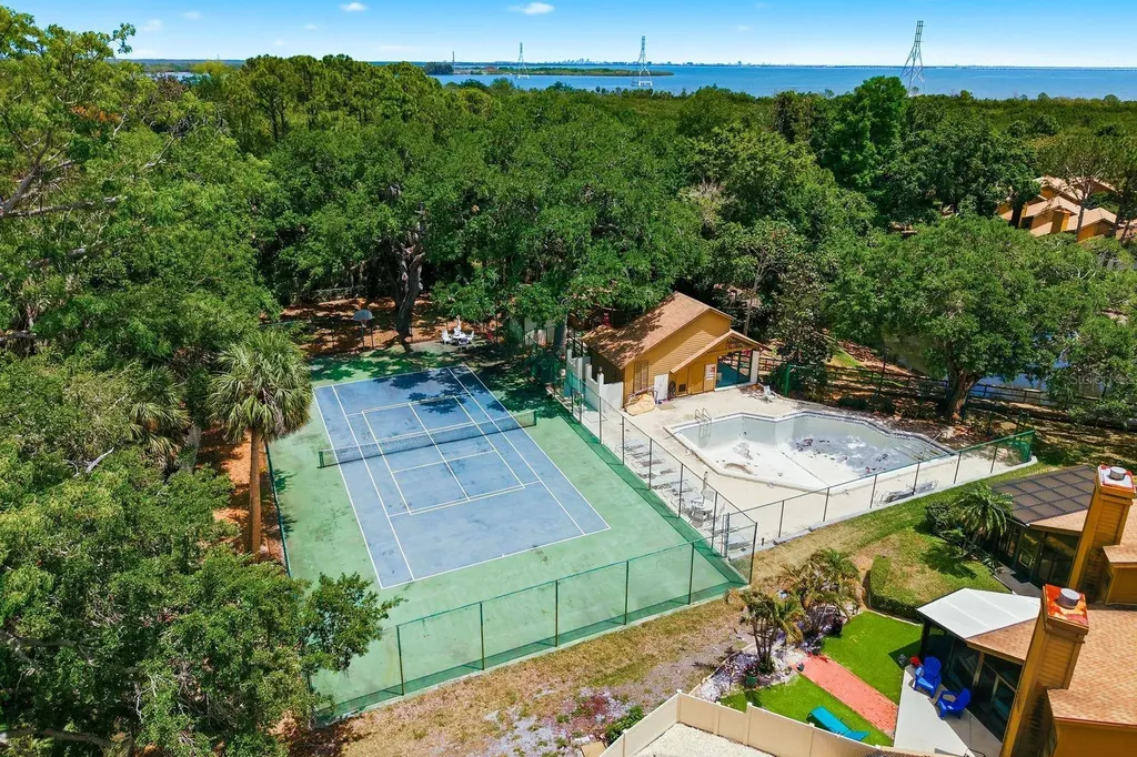 1906 Westley Street Safety Harbor FL 34695