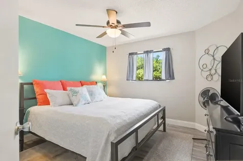 1906 Westley Street Safety Harbor FL 34695