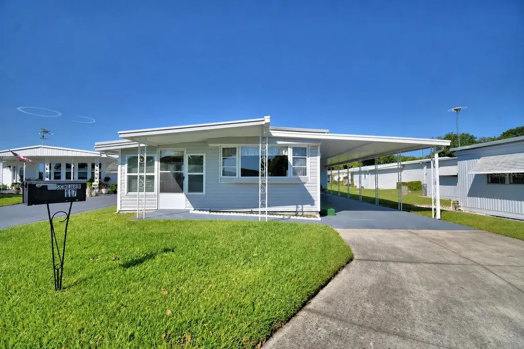 117 Holiday Lane Auburndale FL 33823