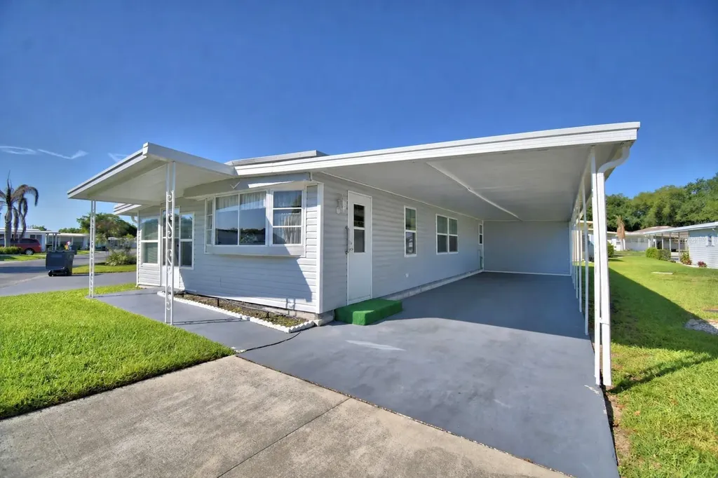 117 Holiday Lane Auburndale FL 33823