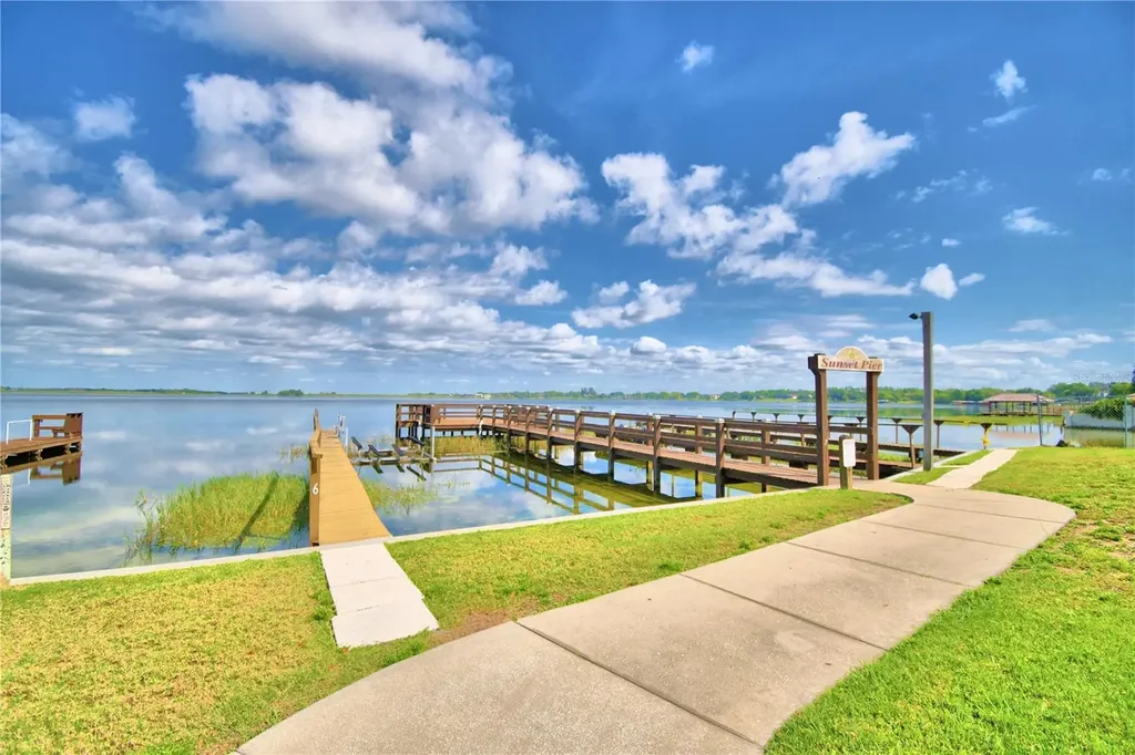 117 Holiday Lane Auburndale FL 33823
