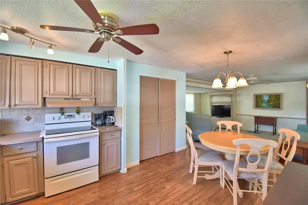 117 Holiday Lane Auburndale FL 33823