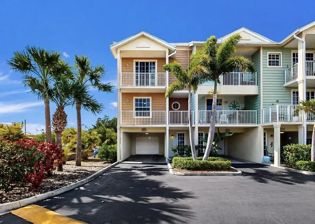 3202 Mangrove Point Drive Ruskin FL 33570
