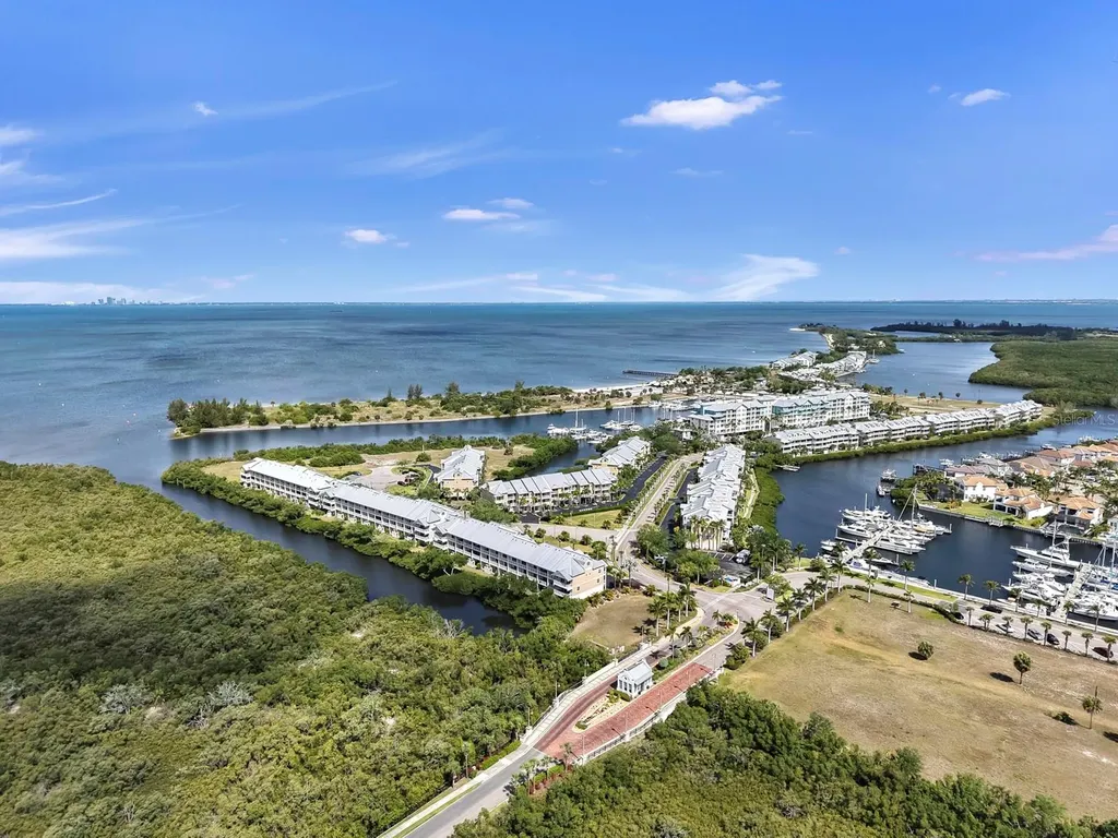3202 Mangrove Point Drive Ruskin FL 33570