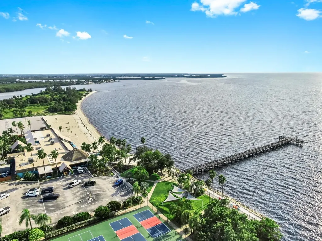 3202 Mangrove Point Drive Ruskin FL 33570