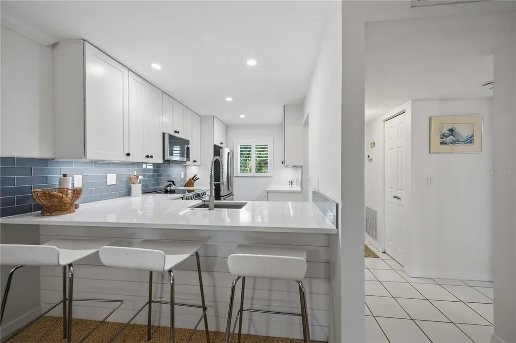 6236 Midnight Pass Road Sarasota FL 34242