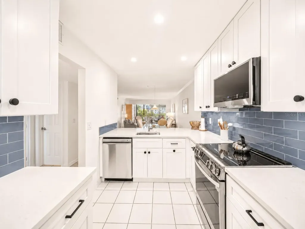 6236 Midnight Pass Road Sarasota FL 34242