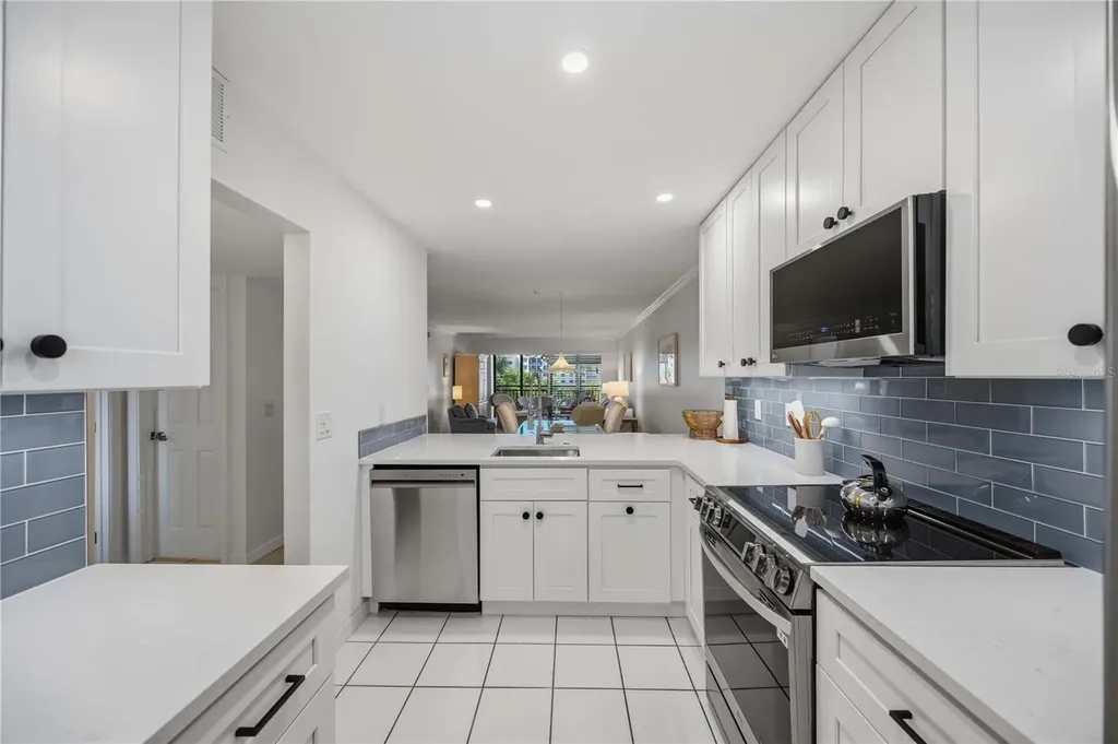 6236 Midnight Pass Road Sarasota FL 34242