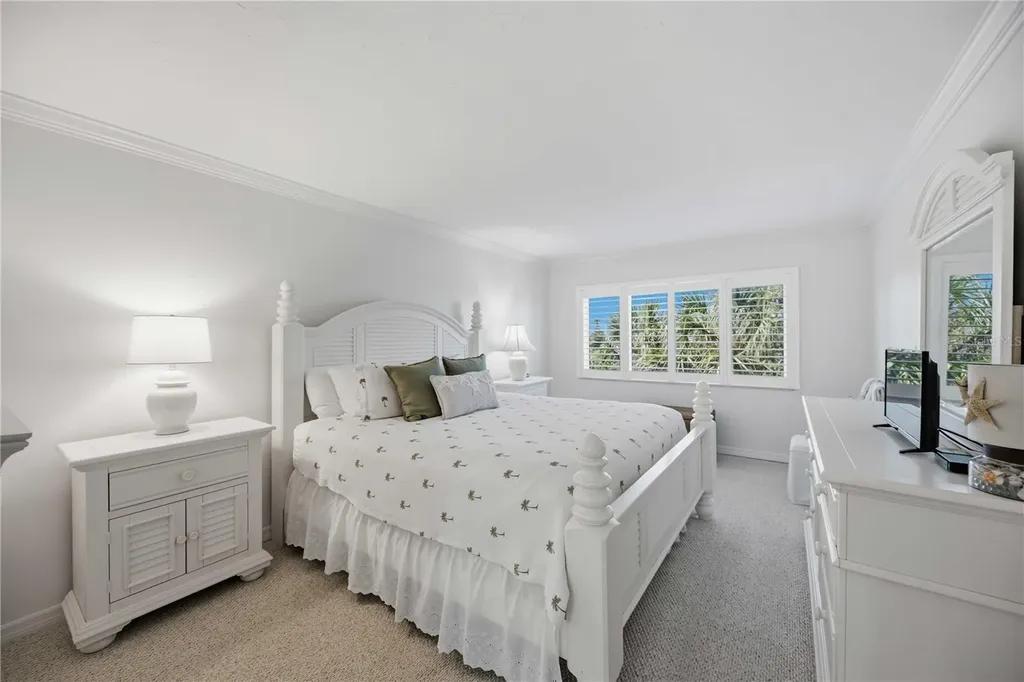 6236 Midnight Pass Road Sarasota FL 34242