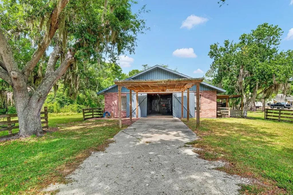 140 Cowpen Lane Sarasota FL 34240