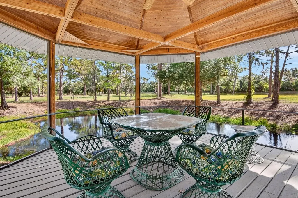 140 Cowpen Lane Sarasota FL 34240