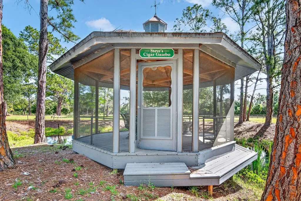 140 Cowpen Lane Sarasota FL 34240