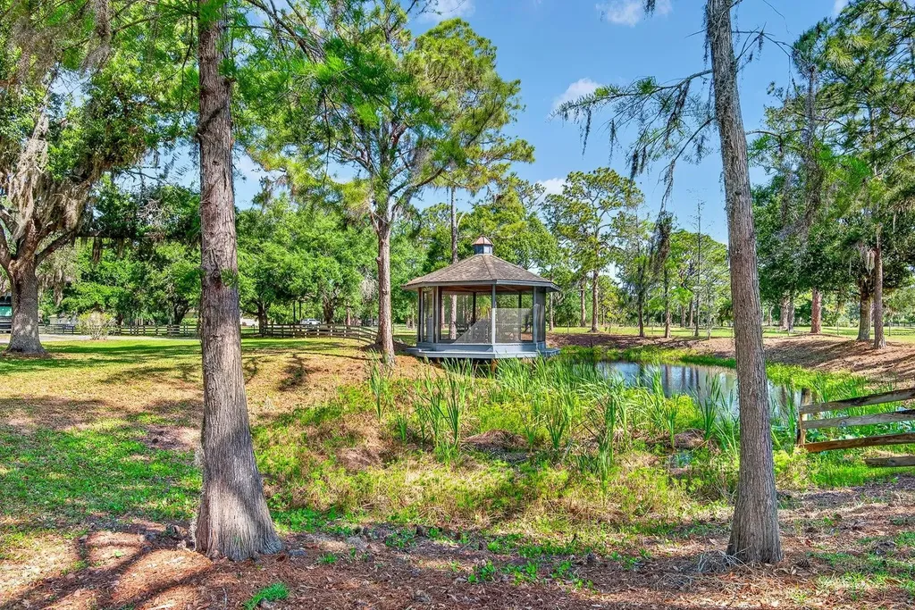 140 Cowpen Lane Sarasota FL 34240