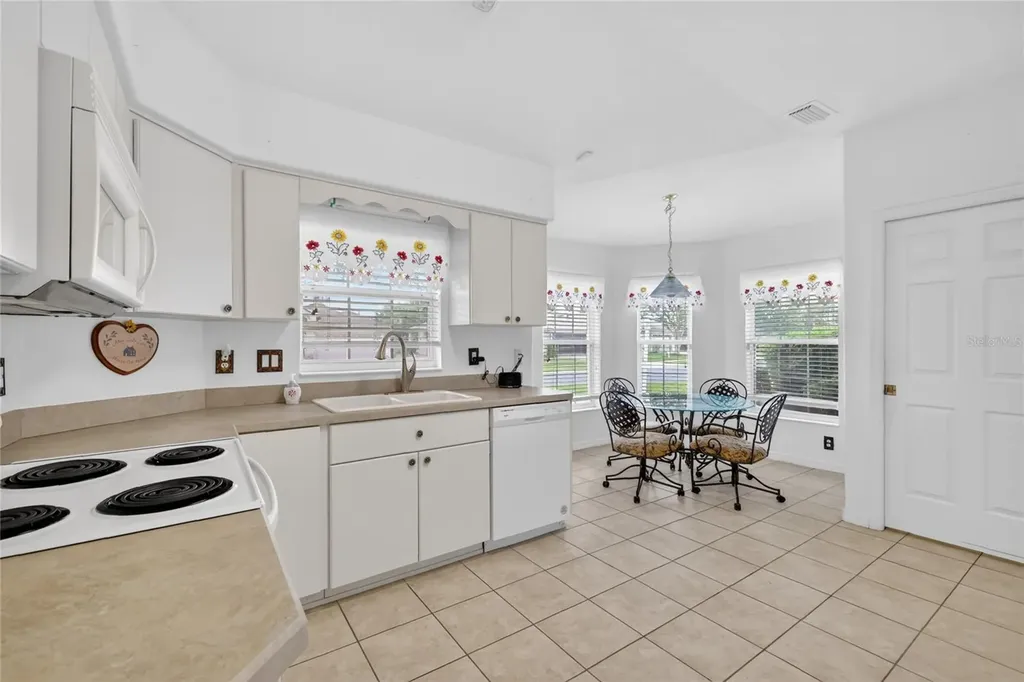 27545 Discover Court Leesburg FL 34748
