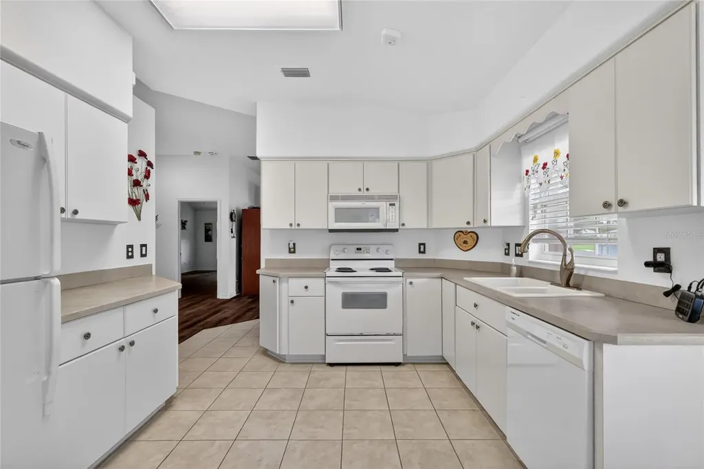 27545 Discover Court Leesburg FL 34748