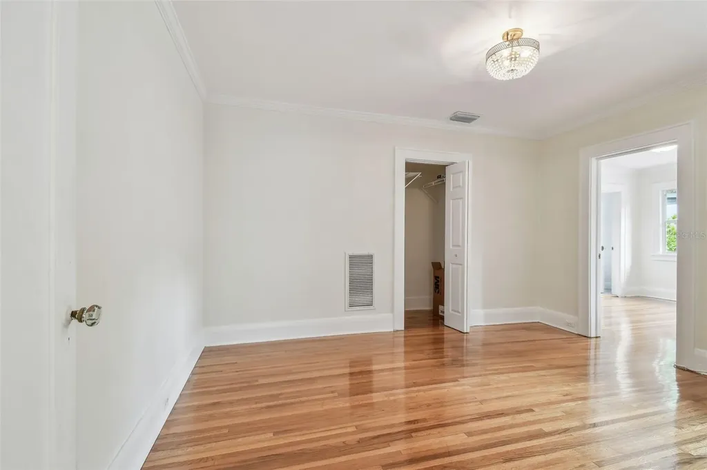 3120 S Julia Circle Tampa FL 33629