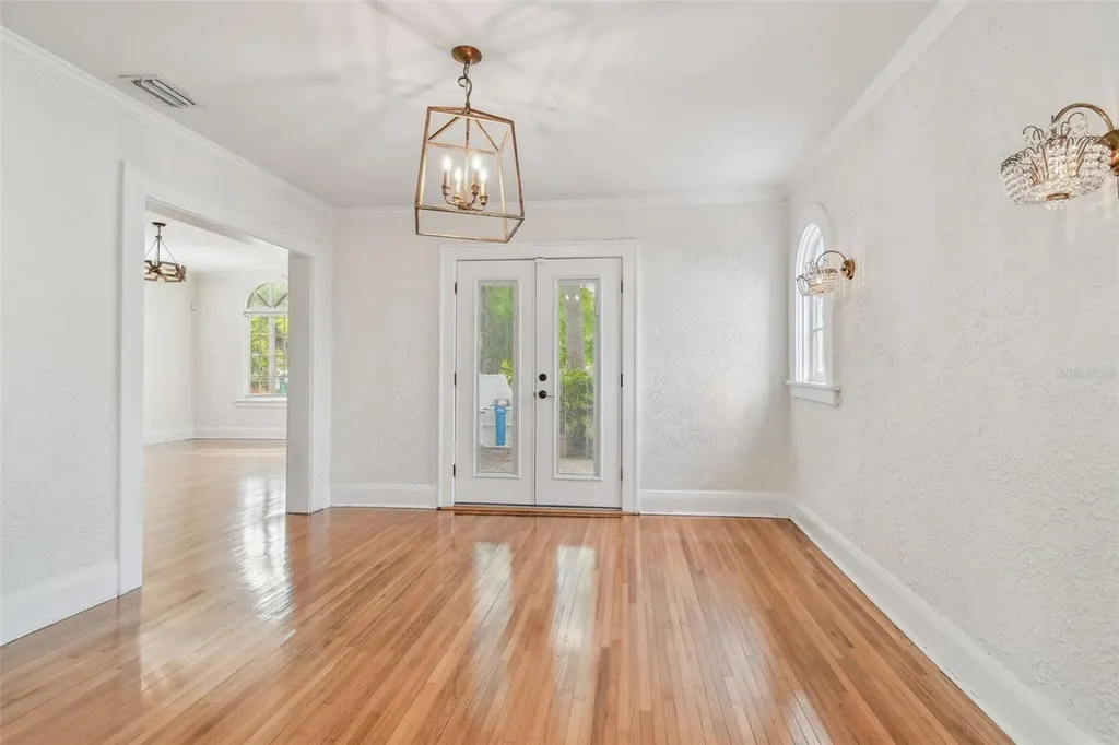 3120 S Julia Circle Tampa FL 33629