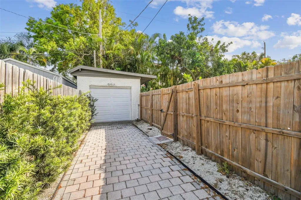 3120 S Julia Circle Tampa FL 33629