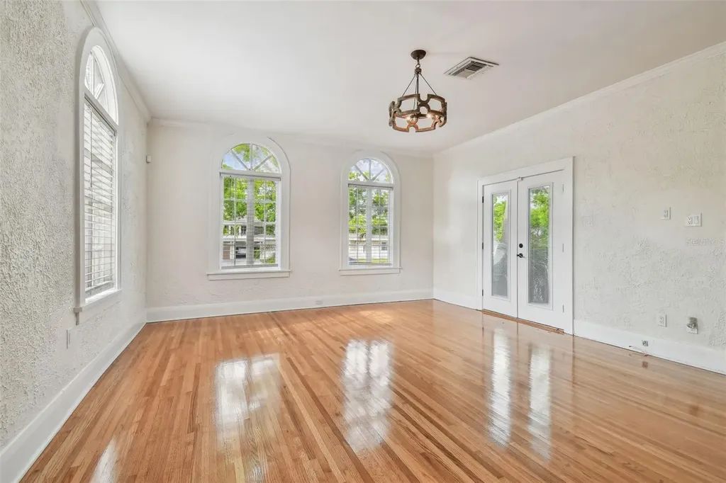 3120 S Julia Circle Tampa FL 33629