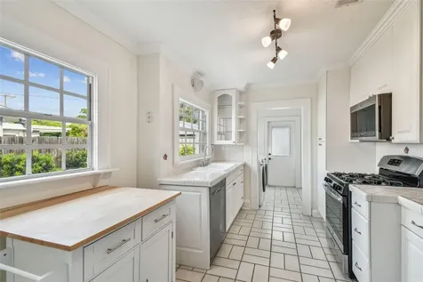 3120 S Julia Circle Tampa FL 33629