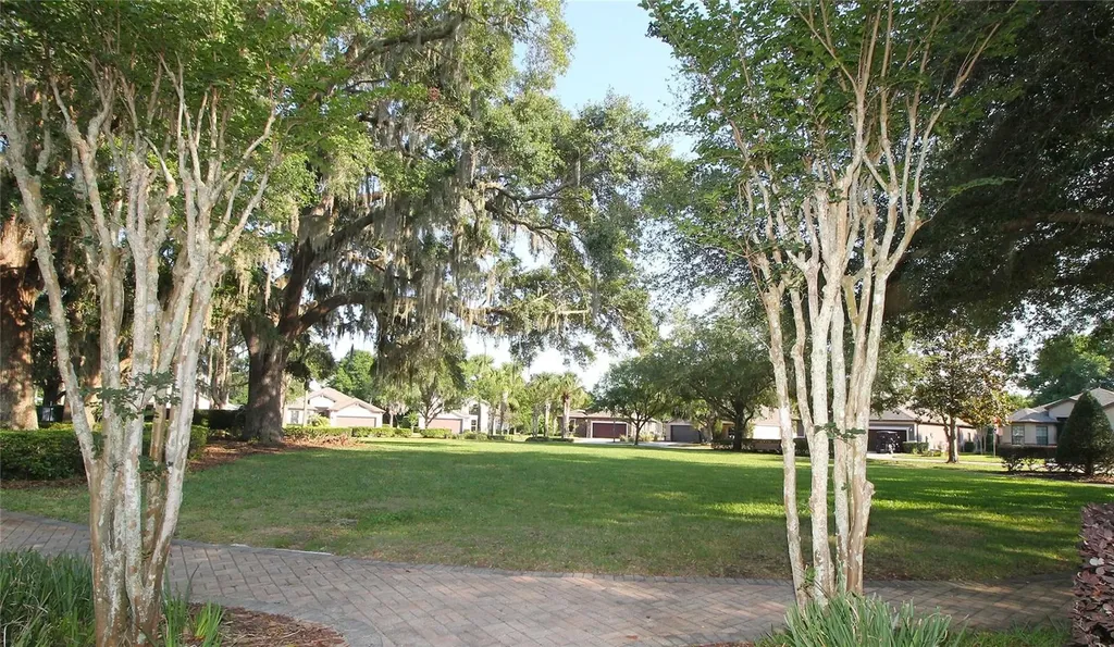 516 Lago Loop Davenport FL 33837
