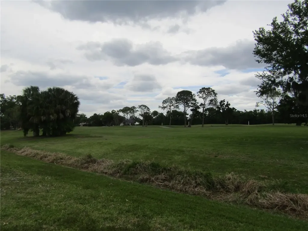 3553 Longmeadow Sarasota FL 34235