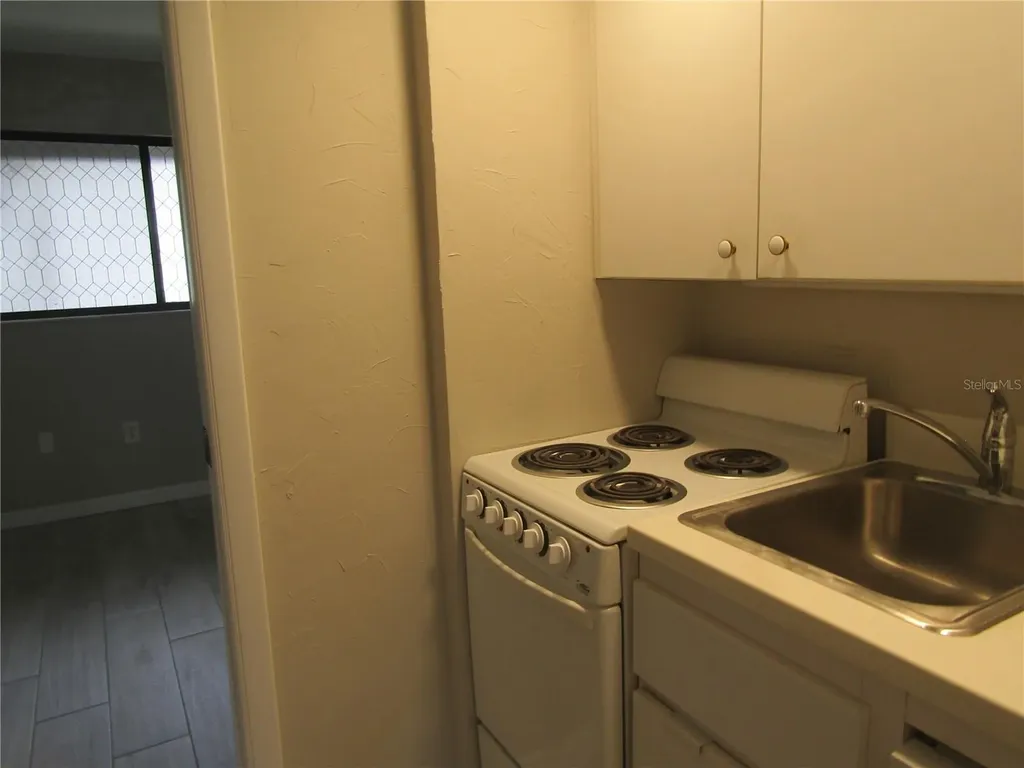 3553 Longmeadow Sarasota FL 34235