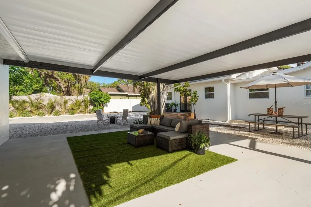 1246 Idlewild Drive Clearwater FL 33755