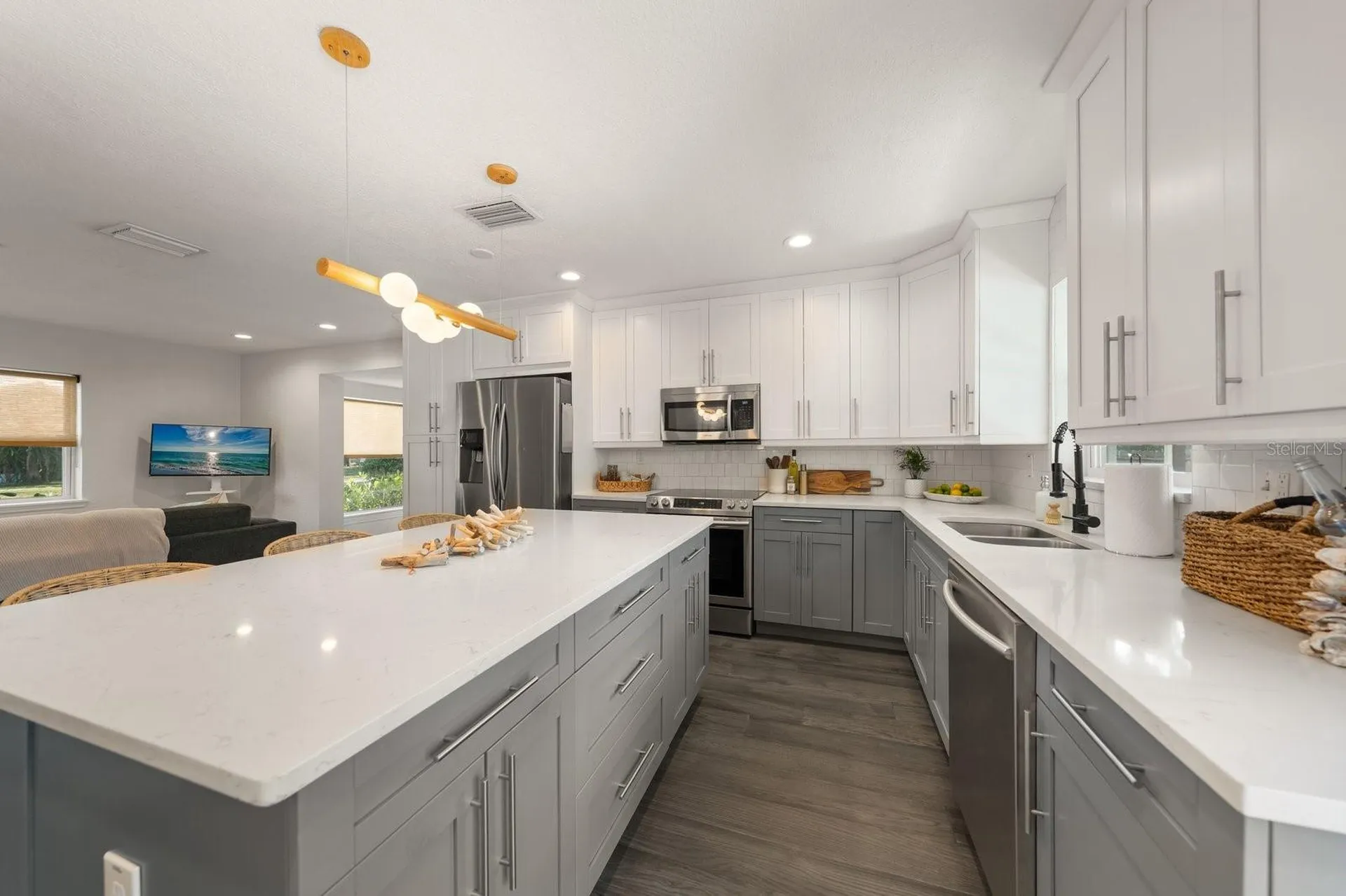 1246 Idlewild Drive Clearwater FL 33755
